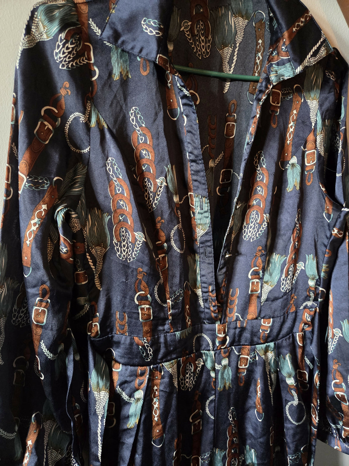 Fashion Nova Satin Vintage Print Rompa