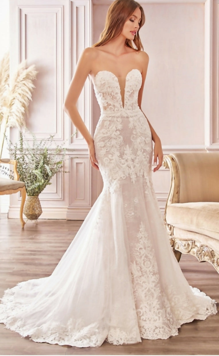 US size 6 Ivory Wedding Gown