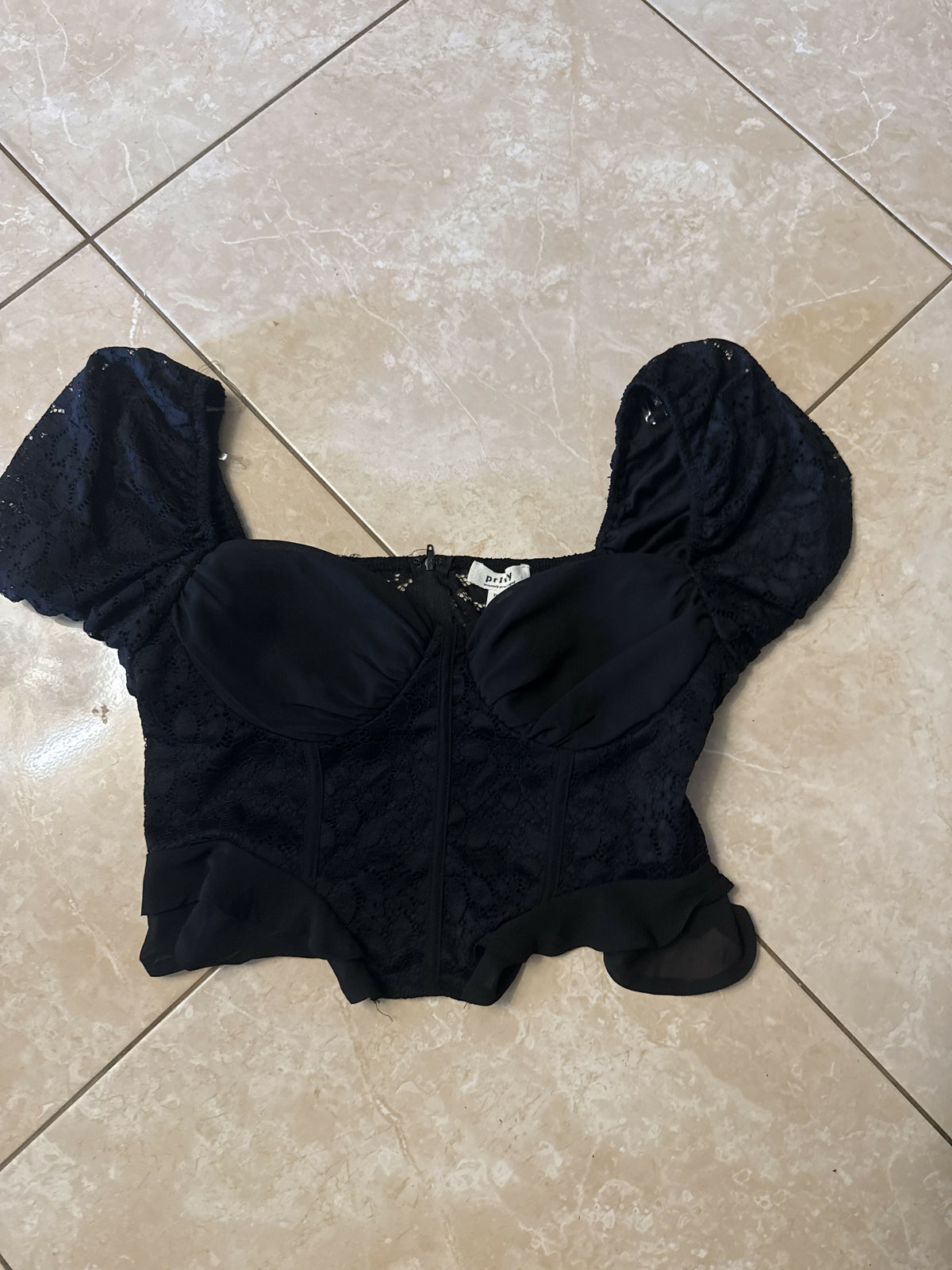 Privy lace detail top