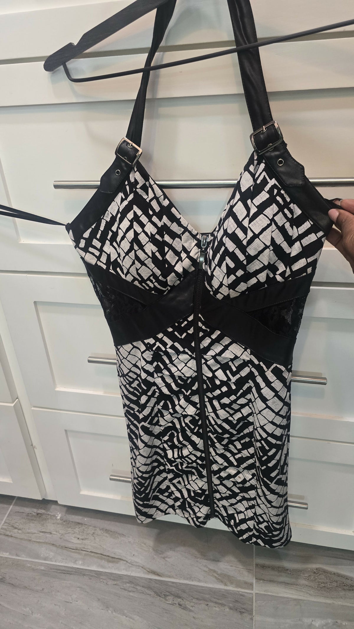 Black-and-white geometric pattern halter dress
