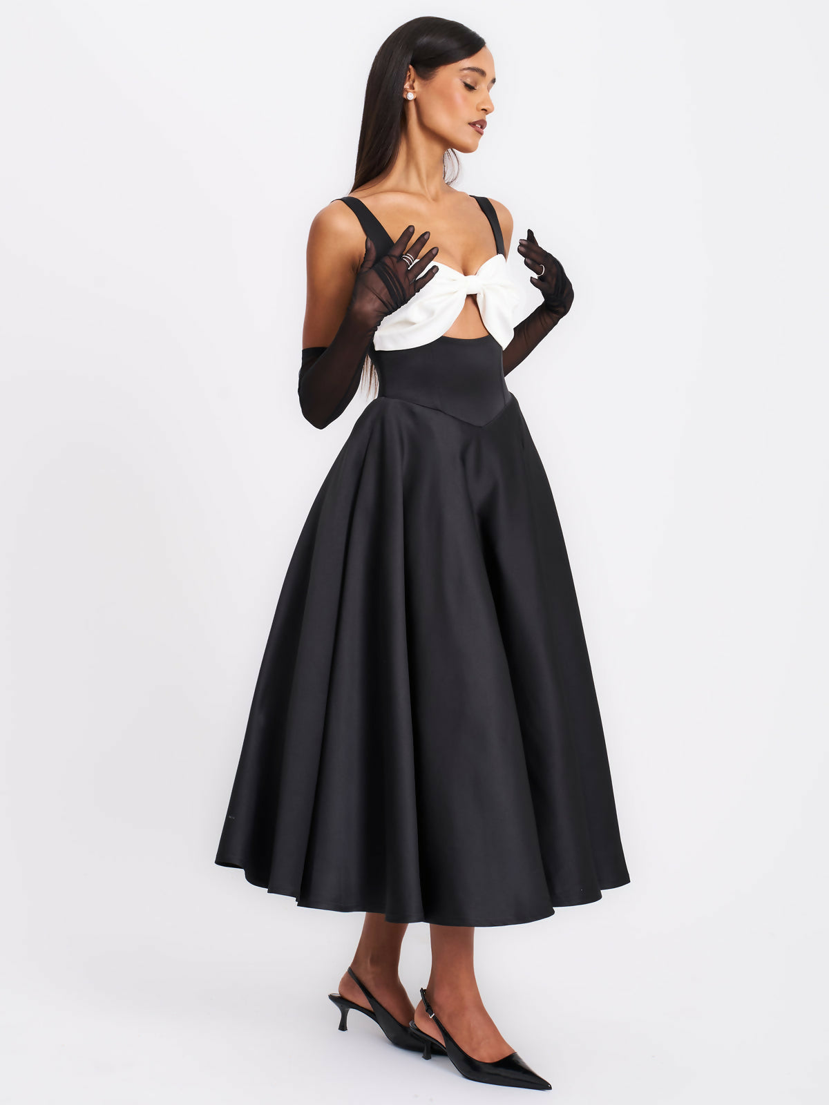 Miss Circle Edda Maxi Gown with White Bow (Pre-loved)