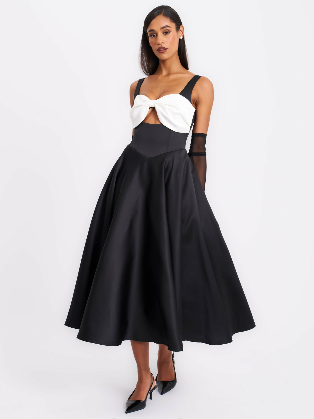 Miss Circle Edda Maxi Gown with White Bow (Pre-loved)