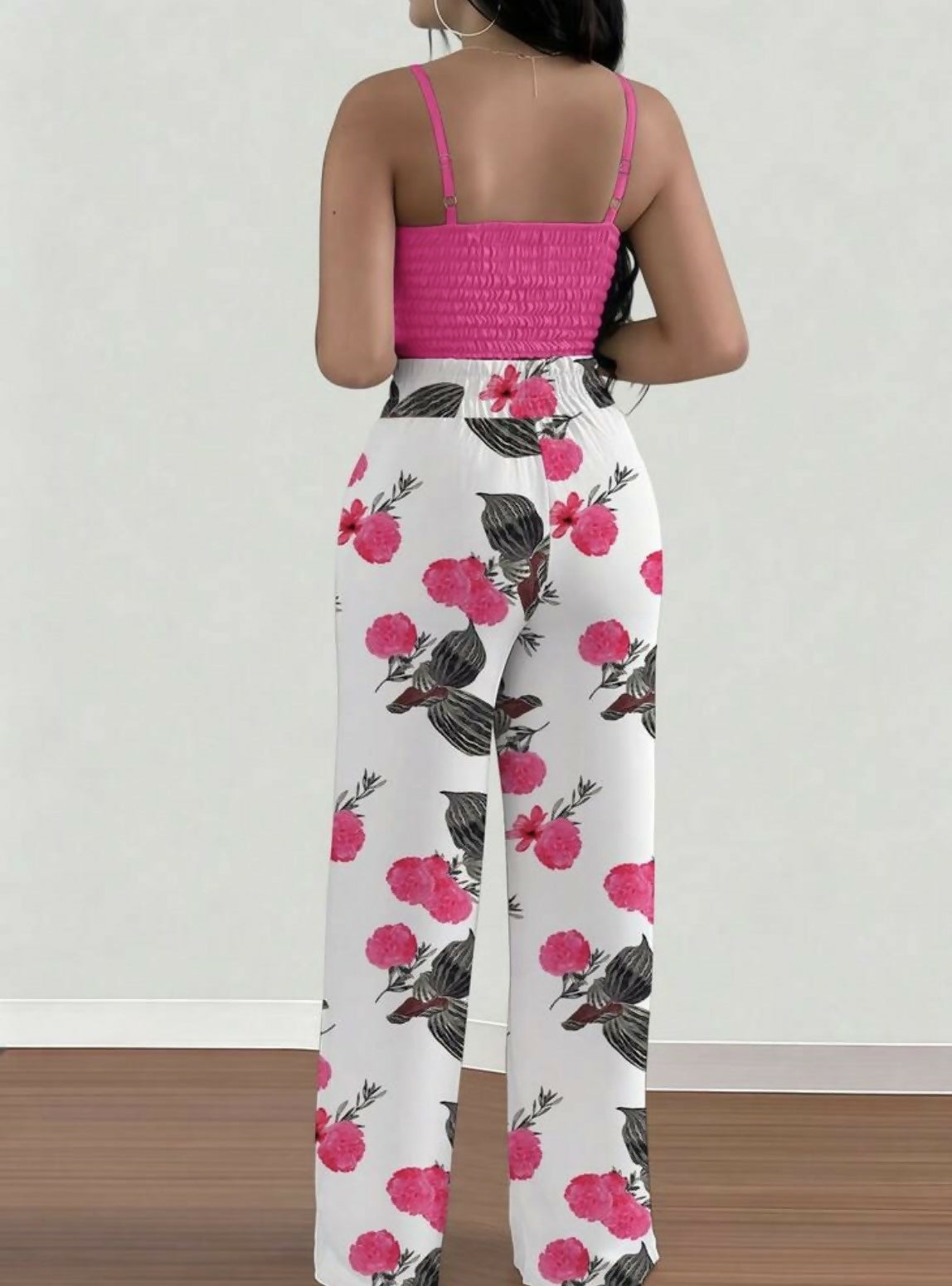 Women’s 2 piece set.