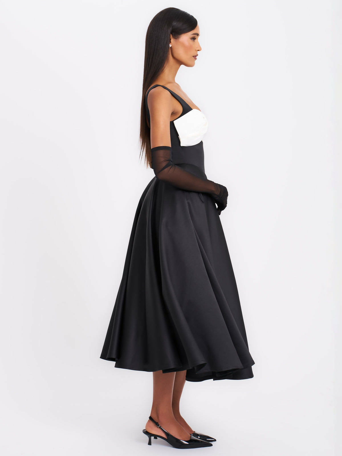 Miss Circle Edda Maxi Gown with White Bow (Pre-loved)