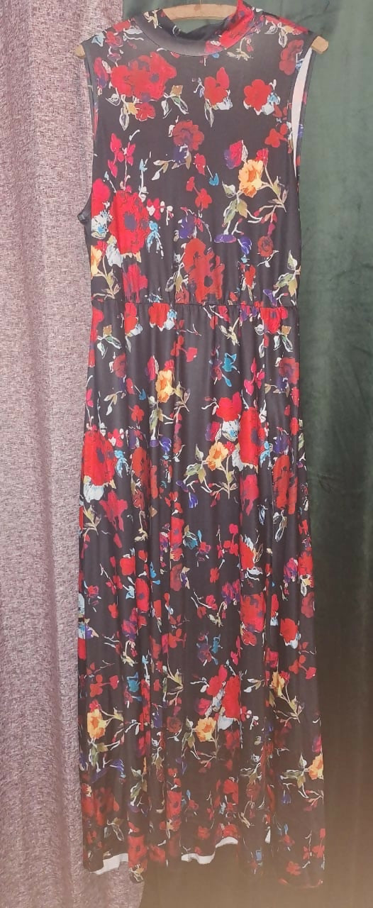 Elegant Floral Dress - Backless, Sleeveless, Side Split, Maxi