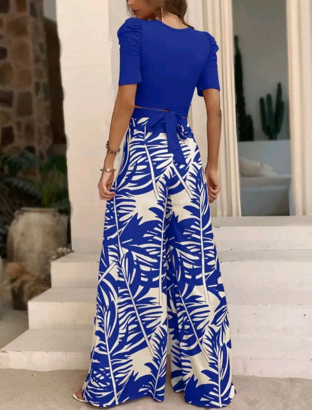 NEW Crop Tee & Tropical Print Wide Leg Pants